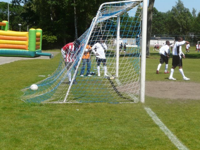 football2009025.jpg