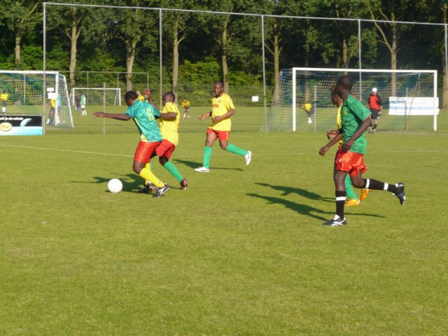 football2009240.jpg